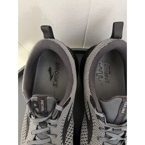 Men’s Size 11.5 - Brooks Revel 4 Grey Black /Pearl Sneaker/ Running Shoe main image 4